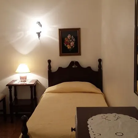 Pensao Alegre Casa de hóspedes *